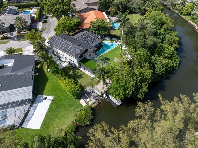 20001 NE 25th Avenue, Miami, FL 33180