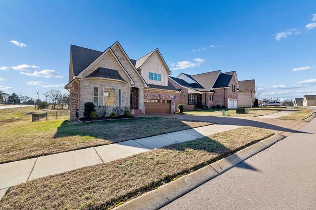 301 Timber Ln, Lebanon, TN 37087