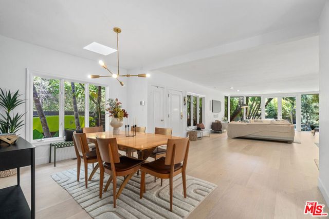 2617 Harlesden Court, Los Angeles, CA 90046
