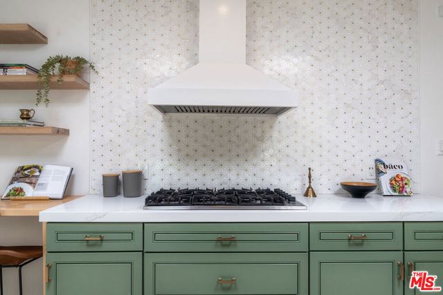2617 Harlesden Court, Los Angeles, CA 90046