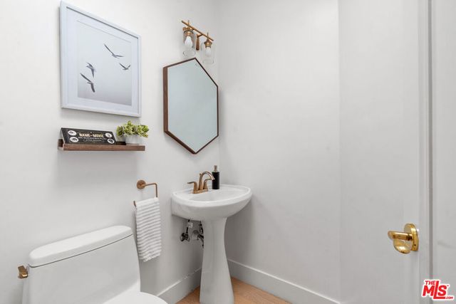 2617 Harlesden Court, Los Angeles, CA 90046