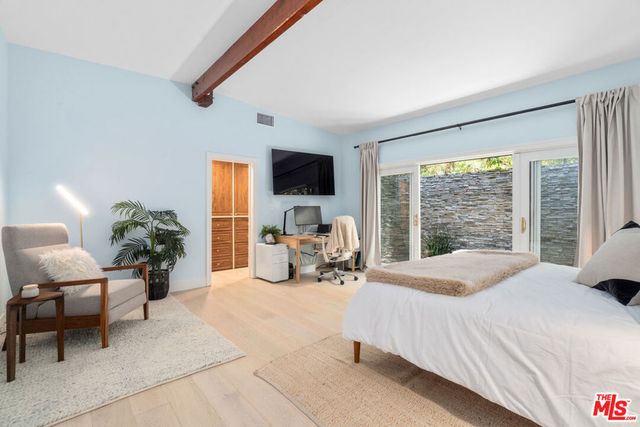 2617 Harlesden Court, Los Angeles, CA 90046