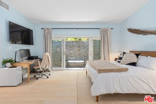 2617 Harlesden Court, Los Angeles, CA 90046