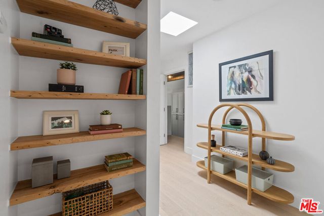 2617 Harlesden Court, Los Angeles, CA 90046