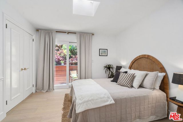 2617 Harlesden Court, Los Angeles, CA 90046