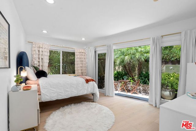 2617 Harlesden Court, Los Angeles, CA 90046