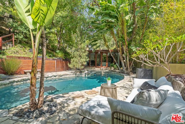 2617 Harlesden Court, Los Angeles, CA 90046