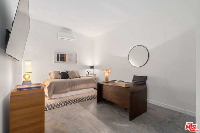 2617 Harlesden Court, Los Angeles, CA 90046