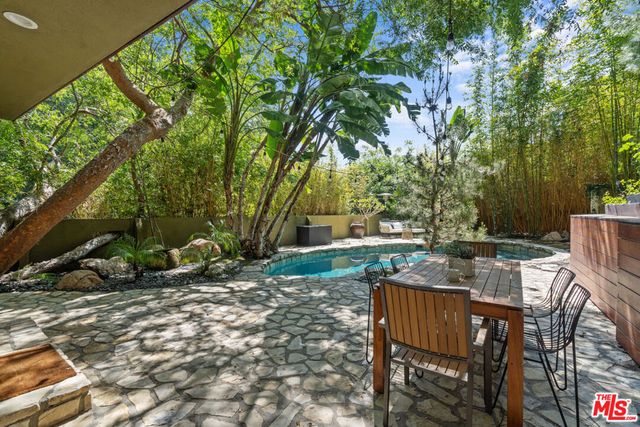 2617 Harlesden Court, Los Angeles, CA 90046