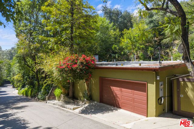 2617 Harlesden Court, Los Angeles, CA 90046