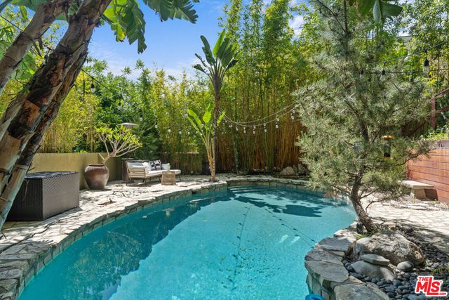 2617 Harlesden Court, Los Angeles, CA 90046
