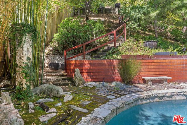 2617 Harlesden Court, Los Angeles, CA 90046