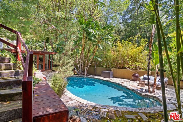 2617 Harlesden Court, Los Angeles, CA 90046