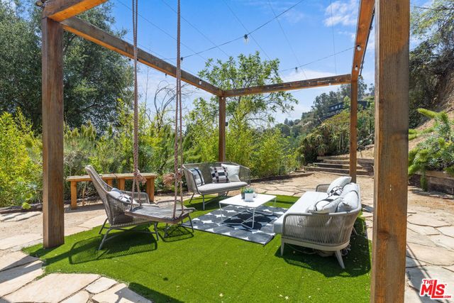 2617 Harlesden Court, Los Angeles, CA 90046