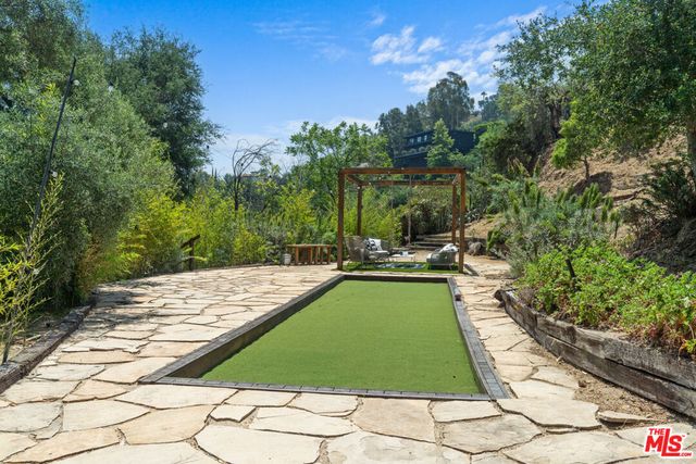 2617 Harlesden Court, Los Angeles, CA 90046