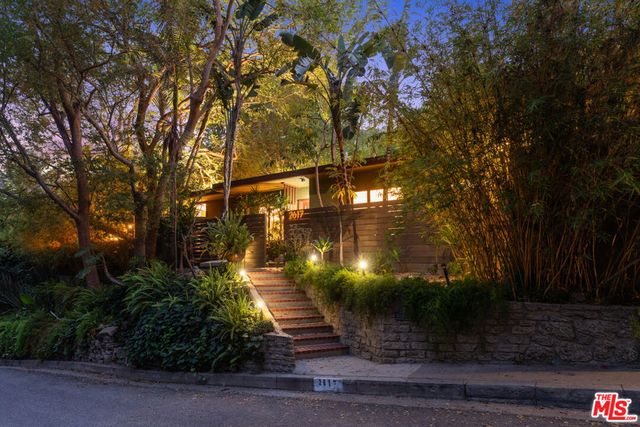 2617 Harlesden Court, Los Angeles, CA 90046