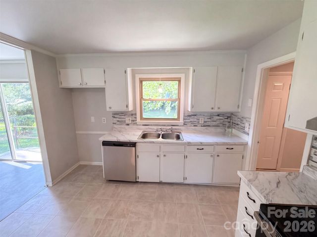 6531 Rosecran Drive, Charlotte, NC 28215