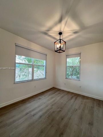 1000 SW 12th Ct 4, Miami, FL 33135