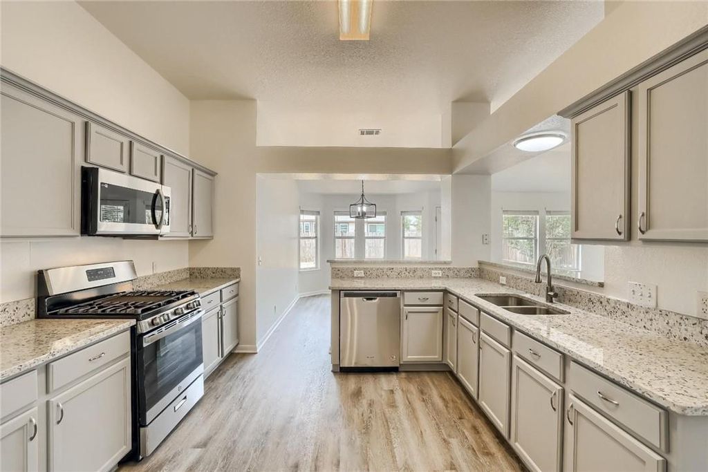 607 Ranchero RD, Leander, TX 78641