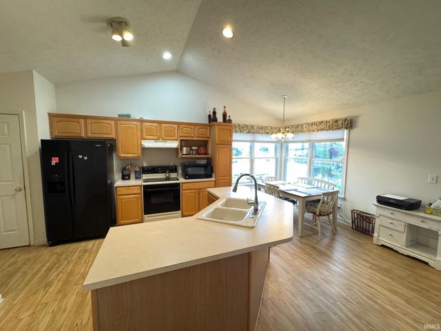 1728 Colonial Drive, Rochester, IN 46975