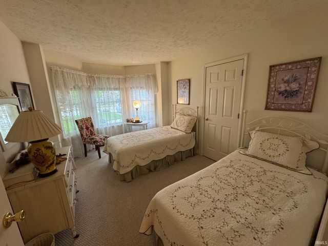 1728 Colonial Drive, Rochester, IN 46975