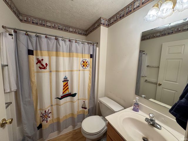 1728 Colonial Drive, Rochester, IN 46975