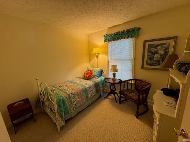 1728 Colonial Drive, Rochester, IN 46975