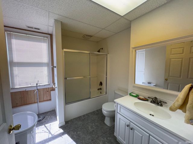 1728 Colonial Drive, Rochester, IN 46975