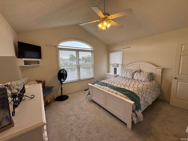 1728 Colonial Drive, Rochester, IN 46975