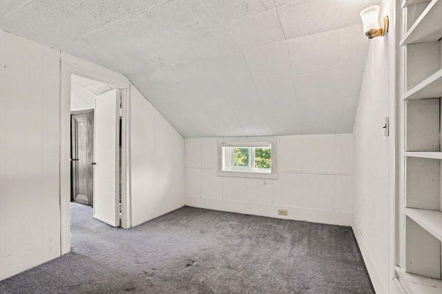 17 4th Street, Plainwell, MI 49080