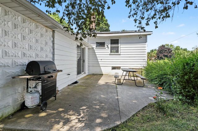 17 4th Street, Plainwell, MI 49080