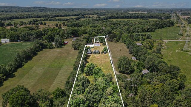 17 4th Street, Plainwell, MI 49080