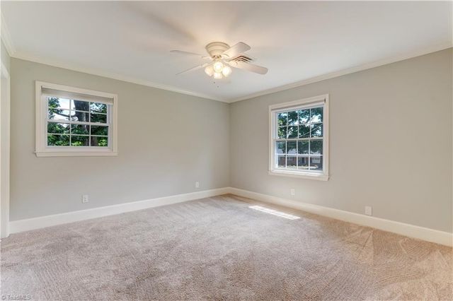 1006 Oakcrest Drive, Reidsville, NC 27320