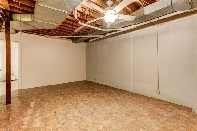 1006 Oakcrest Drive, Reidsville, NC 27320