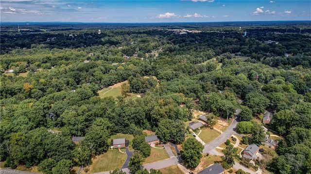 1006 Oakcrest Drive, Reidsville, NC 27320