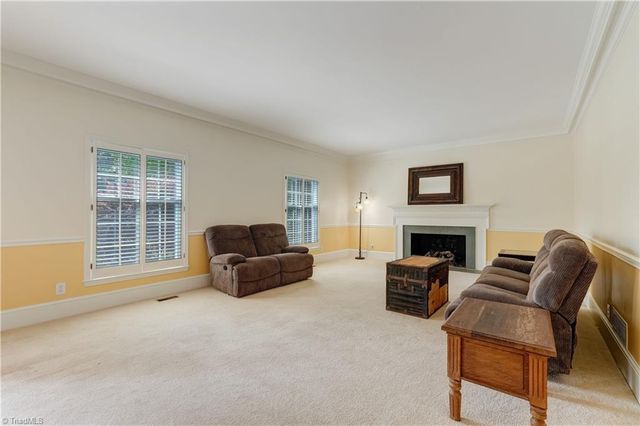 1006 Oakcrest Drive, Reidsville, NC 27320