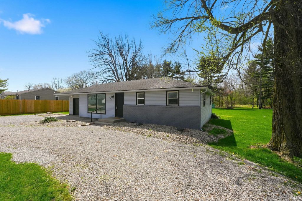 7732 Hosler Road, Leo, IN 46765