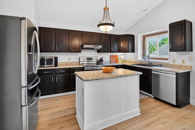 916 Katherine Drive, Sun Prairie, WI 53590