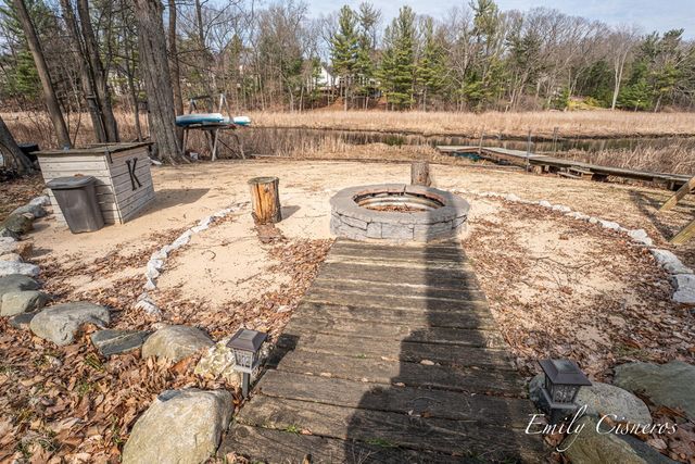 14903 Hawthorne Street, Grand Haven, MI 49417