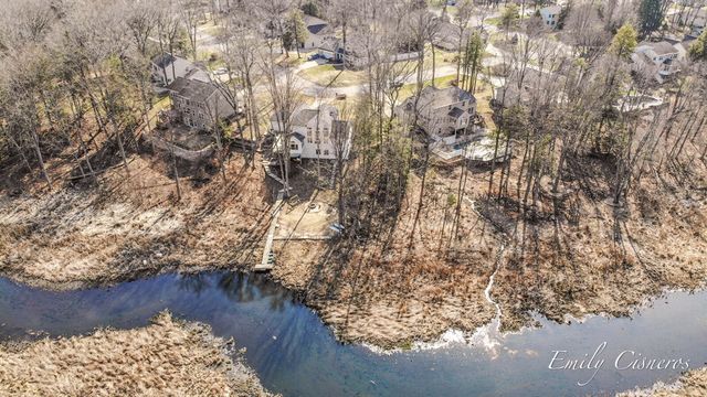 14903 Hawthorne Street, Grand Haven, MI 49417