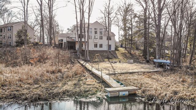 14903 Hawthorne Street, Grand Haven, MI 49417