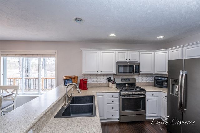 14903 Hawthorne Street, Grand Haven, MI 49417