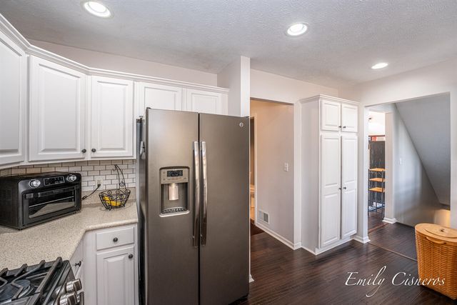 14903 Hawthorne Street, Grand Haven, MI 49417