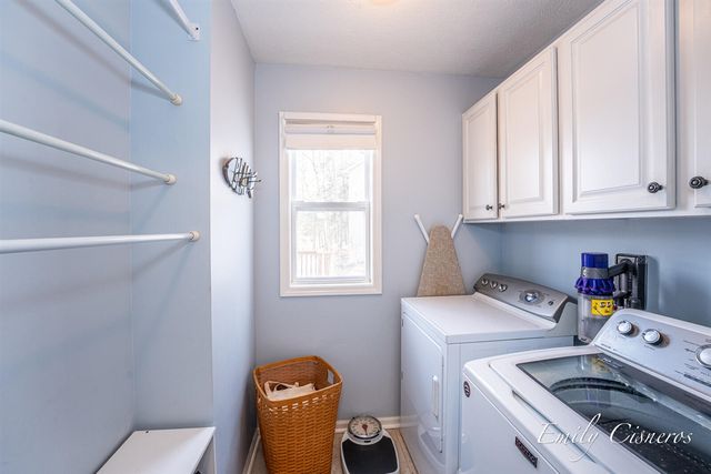 14903 Hawthorne Street, Grand Haven, MI 49417