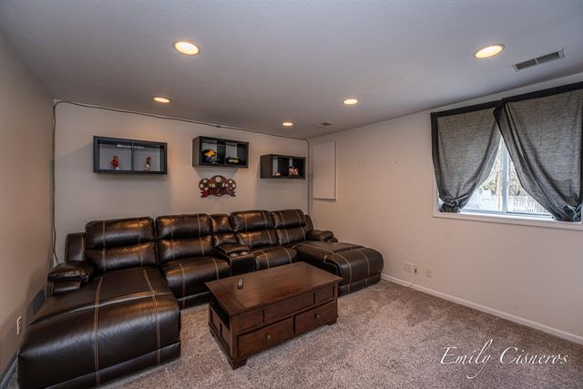 14903 Hawthorne Street, Grand Haven, MI 49417