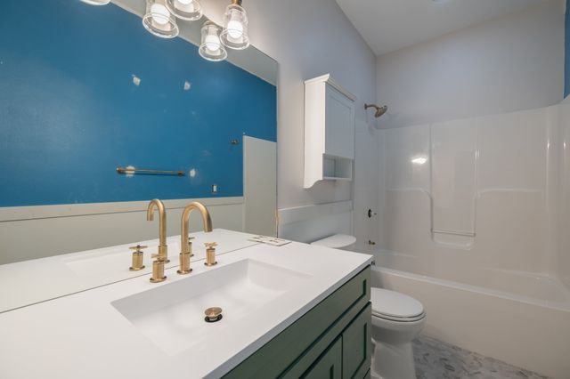 2203 4th Avenue SE, Altoona, IA 50009