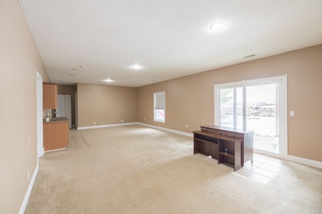 2203 4th Avenue SE, Altoona, IA 50009