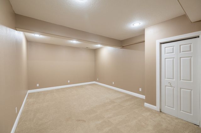 2203 4th Avenue SE, Altoona, IA 50009