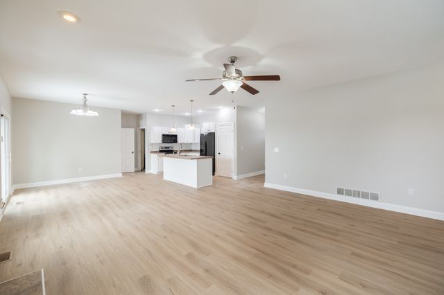 2203 4th Avenue SE, Altoona, IA 50009