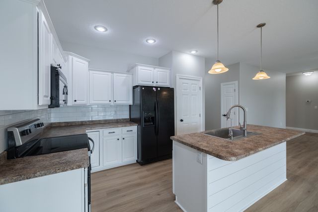 2203 4th Avenue SE, Altoona, IA 50009